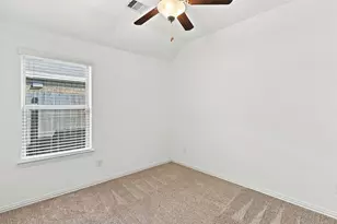 637 Maple Point Dr E, Conroe, TX 77301 - Photo 35