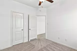 637 Maple Point Dr E, Conroe, TX 77301 - Photo 33