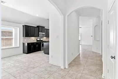 637 Maple Point Drive E, Conroe, TX 77301 - Photo 9