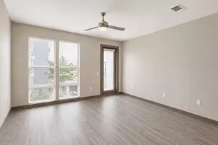 1111 N Durham Dr, Houston, TX 77008 - Photo 1