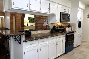 2502 20th St N, Texas City, TX 77590 - Photo 13