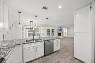 4 River Birch Ln, The Woodlands, TX 77380 - Photo 9
