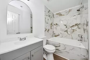 7251 Liberty Tree Ln, Houston, TX 77049 - Photo 13