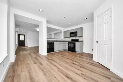 7251 Liberty Tree Lane, Houston, TX 77049 - Photo 7