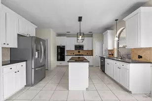 1802 Creekside Dr, Friendswood, TX 77546 - Photo 9