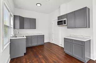 2006 31st, Galveston, TX 77550 - Photo 9