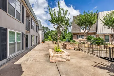 1800 Stoney Brook Drive #205, Houston, TX 77063 - Photo 5