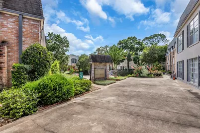 1800 Stoney Brook Drive #205, Houston, TX 77063 - Photo 21