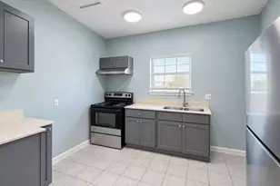 1810 24th St, Galveston, TX 77550 - Photo 3