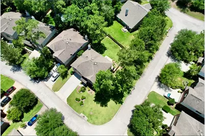 135 S Spinning Wheel Circle, The Woodlands, TX 77382 - Photo 25
