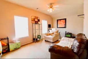 135 S Spinning Wheel Cir, The Woodlands, TX 77382 - Photo 5