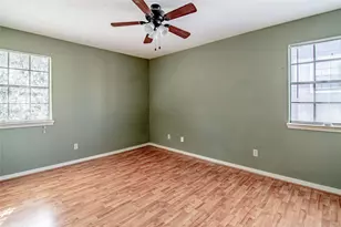 2401 Sycamore Ave, Huntsville, TX 77340 - Photo 11