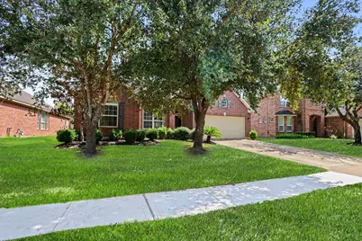 2713 Autumn Falls Drive, Pearland, TX 77584 - Photo 3