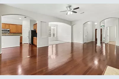 2713 Autumn Falls Drive, Pearland, TX 77584 - Photo 9