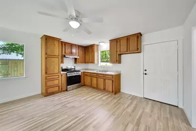 14685 Lynnwood Drive, Splendora, TX 77372 - Photo 9