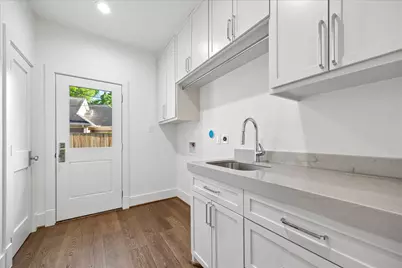 620 Stoneleigh Drive, Houston, TX 77079 - Photo 21