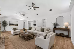 218 Bay Colony Cir, La Porte, TX 77571 - Photo 1