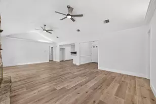 218 Bay Colony Cir, La Porte, TX 77571 - Photo 5