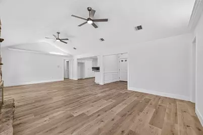 218 Bay Colony Circle, La Porte, TX 77571 - Photo 5