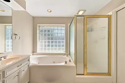 5125 Nina Lee Lane, Houston, TX 77092 - Photo 35