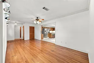5125 Nina Lee Ln, Houston, TX 77092 - Photo 9
