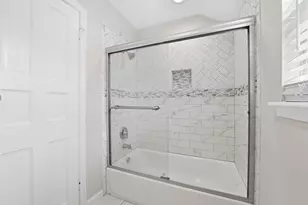 219 Big Hollow Ln, Houston, TX 77042 - Photo 37