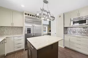 219 Big Hollow Ln, Houston, TX 77042 - Photo 17