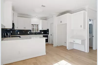 710 W 10th Street, Houston, TX 77008 - Photo 7