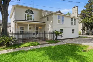 710 W 10th St, Houston, TX 77008 - Photo 1