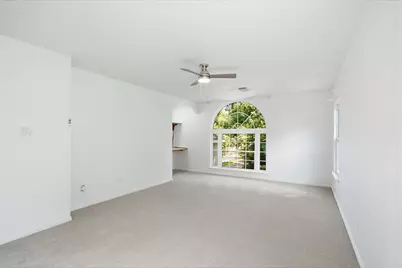 710 W 10th Street, Houston, TX 77008 - Photo 15