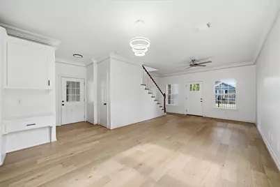 710 W 10th Street, Houston, TX 77008 - Photo 5
