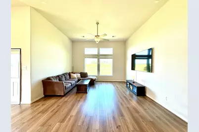 307 Twin Lakes Blvd West, West Columbia, TX 77486 - Photo 11