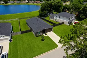 307 Twin Lakes Blvd W, West Columbia, TX 77486 - Photo 1
