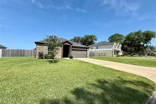307 Twin Lakes Blvd W, West Columbia, TX 77486 - Photo 35