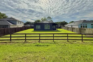 307 Twin Lakes Blvd W, West Columbia, TX 77486 - Photo 27