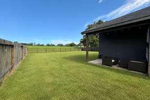 307 Twin Lakes Blvd W, West Columbia, TX 77486 - Photo 31