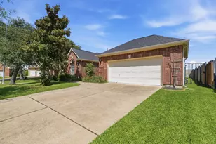 507 Arbor Ct, Pearland, TX 77584 - Photo 3
