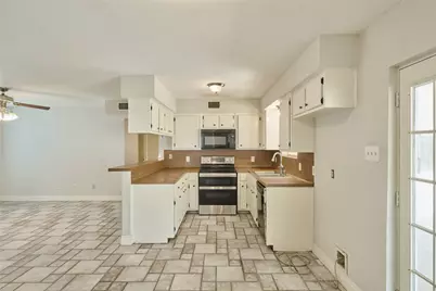 119 Laurie Lane, Willis, TX 77378 - Photo 13