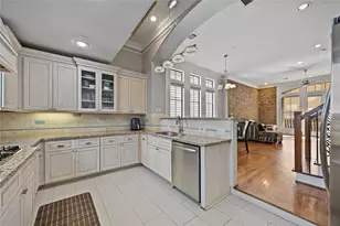 328 Bomar St, Houston, TX 77006 - Photo 17