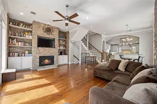 328 Bomar St, Houston, TX 77006 - Photo 1