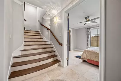 328 Bomar Street, Houston, TX 77006 - Photo 7