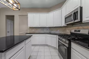 314 Diamond Bay Dr, Dickinson, TX 77539 - Photo 11