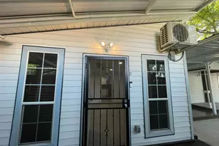 7410 Ilex St, Houston, TX 77012 - Photo 3