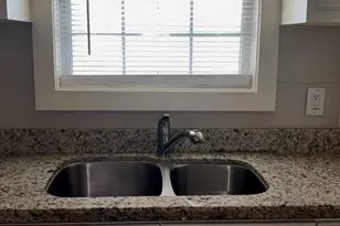 5440 Margo Ln, Beaumont, TX 77708 - Photo 9