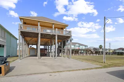 1343 Sunrise, Crystal Beach, TX 77650 - Photo 5