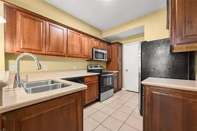 1520 Sherwood Forest Street #295, Houston, TX 77043 - Photo 15