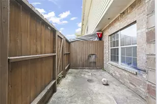 1520 Sherwood Forest St, Houston, TX 77043 - Photo 37