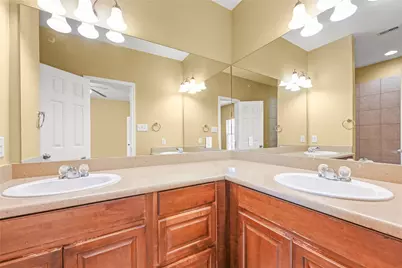 1520 Sherwood Forest Street #295, Houston, TX 77043 - Photo 23