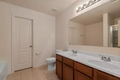 8723 Summerset Meadow Court, Houston, TX 77075 - Photo 19