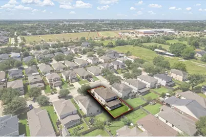 8723 Summerset Meadow Court, Houston, TX 77075 - Photo 33